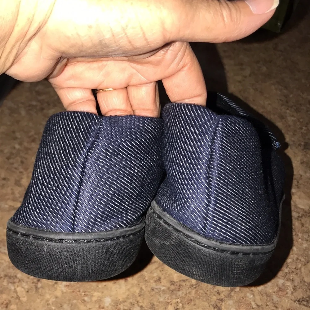 NWOT Men’s True Religion Slippers